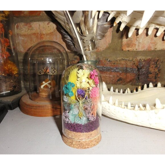 Flower Mantis Crystal & Flowers Oddity Jar insect taxidermy curiosity dome goth - Picture 6 of 13